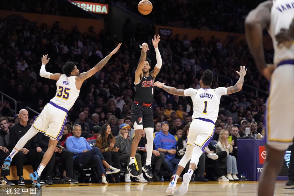 商业化足球 商业化足球